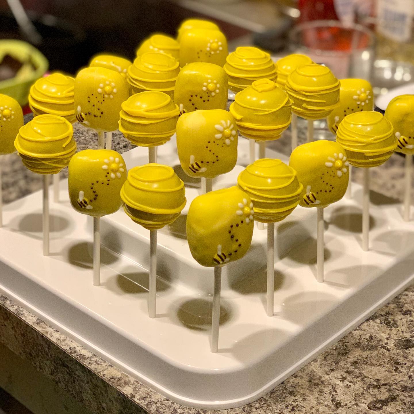 Bumble Bee Cake Pops